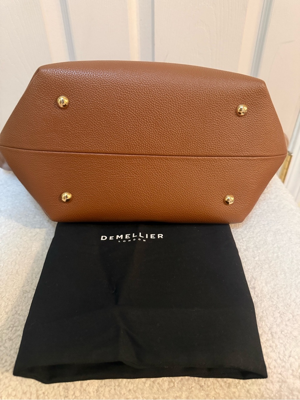DeMellier Midi New York Tan Leather Tote Bag with Gold Hardware - Picture 3 of 11